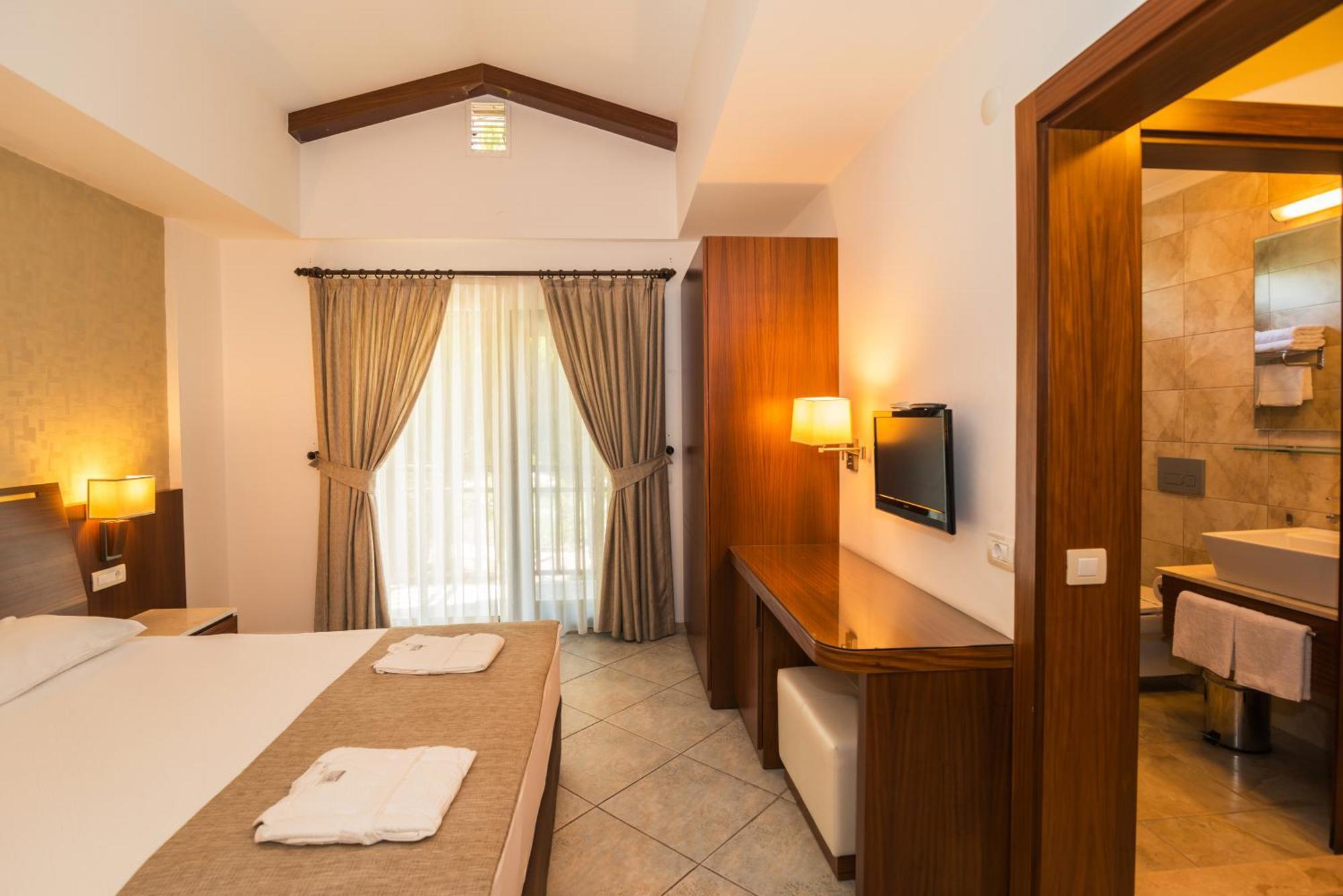 Naturmed Thermal Springs And Health Center Κουσάντασι Εξωτερικό φωτογραφία